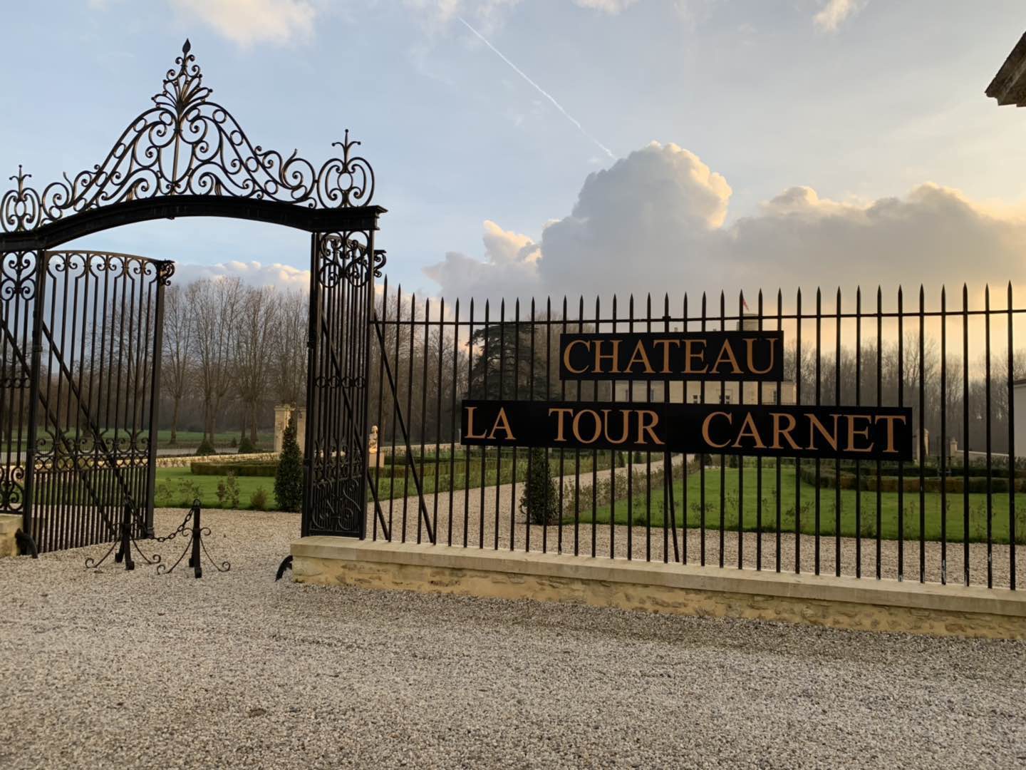 2019年(nián)1月(yuè)13日(rì)愛(ài)醇法國(guó)采購(gòu)部參觀1855年(nián)列級莊