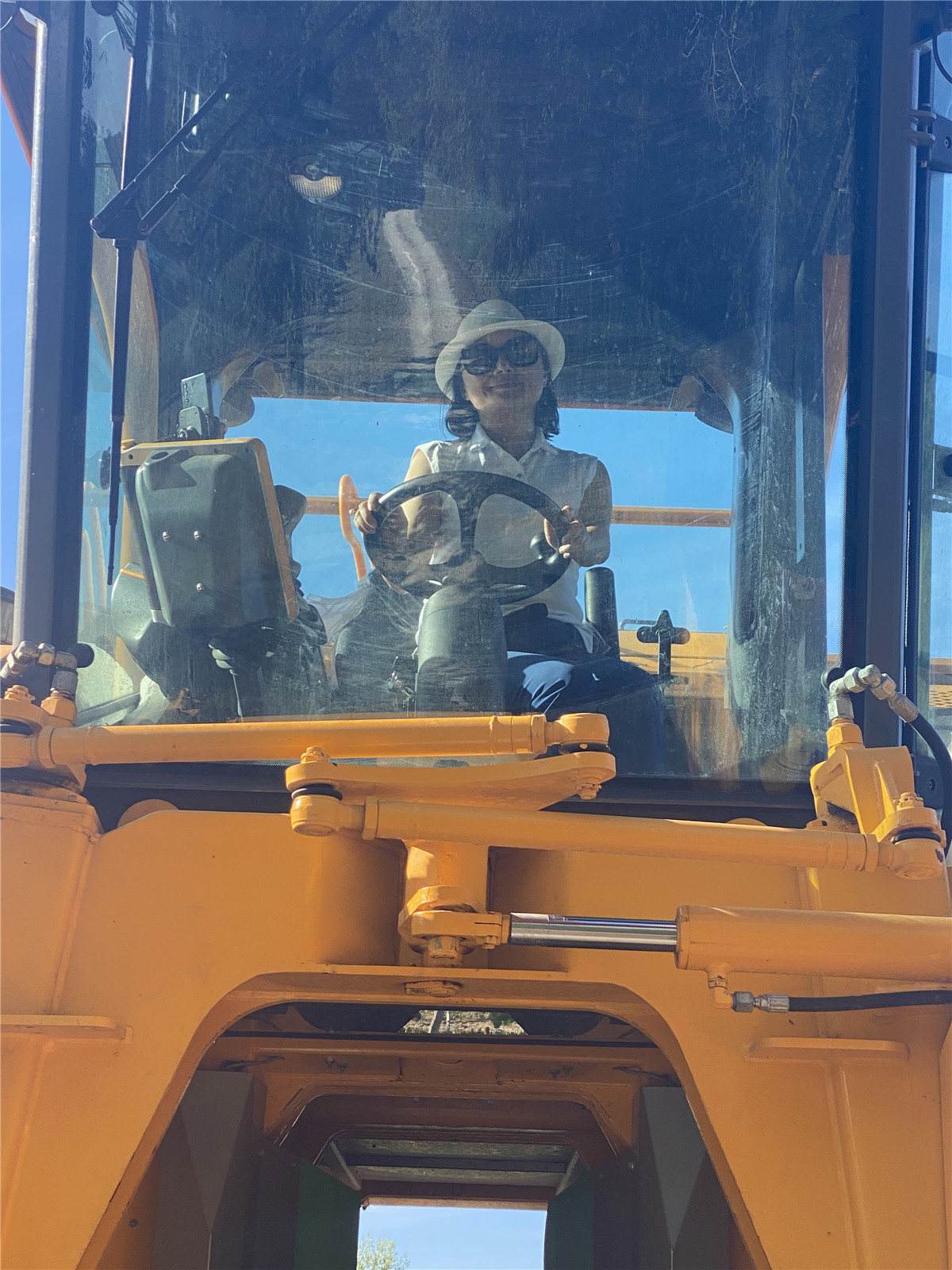 9月(yuè)16日(rì)奧龍酒莊秋收