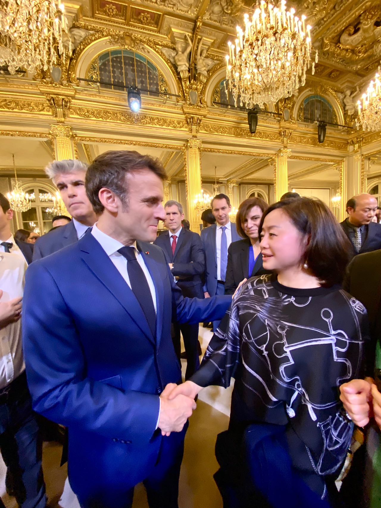 1月(yuè)27号愛(ài)醇公司總經理(lǐ)張竹出席愛(ài)麗(lì)舍宮新年(nián)活動