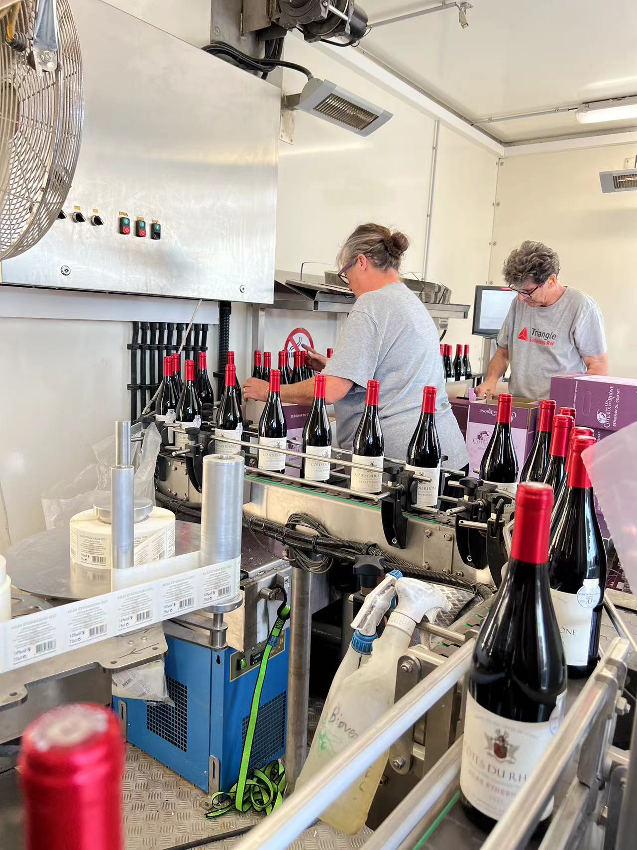 愛(ài)醇訂購(gòu)的(de)羅納河(hé)谷完成裝瓶